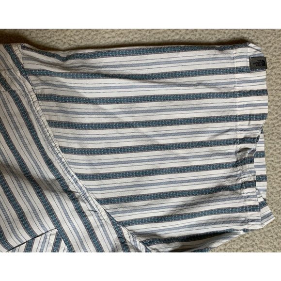Mens The North Face Short Sleeve Button Up Striped Shirt XL A5 Series - Picture 2 of 11
